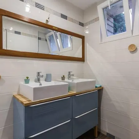 La Maison Bleue Au Coeur Des Plages Du Debarquement * Ver-sur-Mer